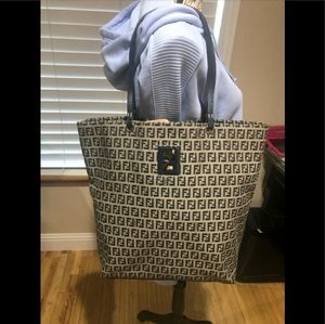 **Authentic vintage fendi tote  perfect condition*